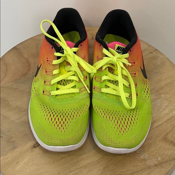 Neon Nike Free RN running sneakers Size 8 - Picture 2 of 6